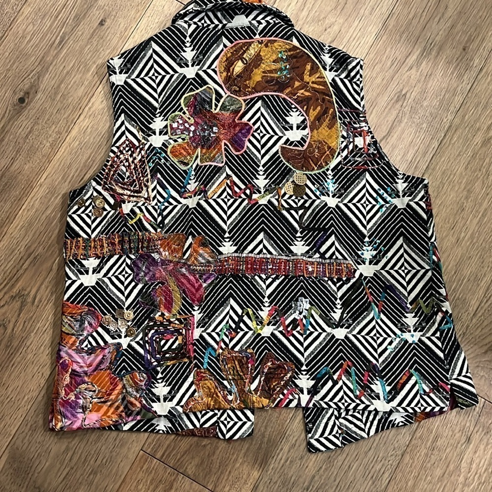 CHICO’S embellished vest, size 2 (large) - Picture 3 of 5